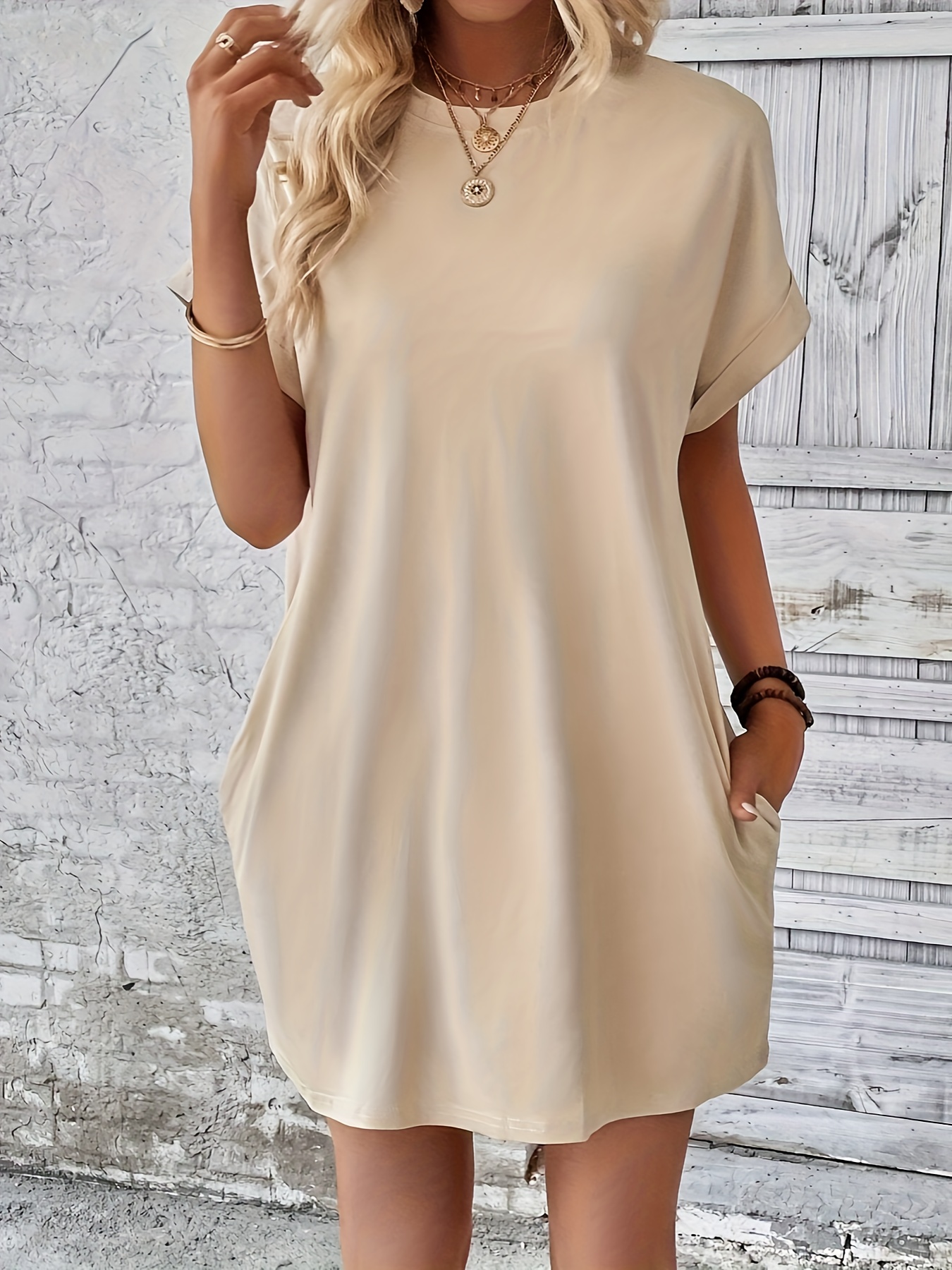 Chic Crew Neck Pocket Dress - Comfortable Short Sleeve Style - Perfect for Spring & Summer - Versatile Womens Clothing for Casual to Formal Events